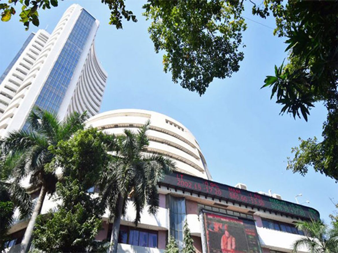 Indian stock market opens lower for 5th straight session amid foreign outflows, US visa curbs