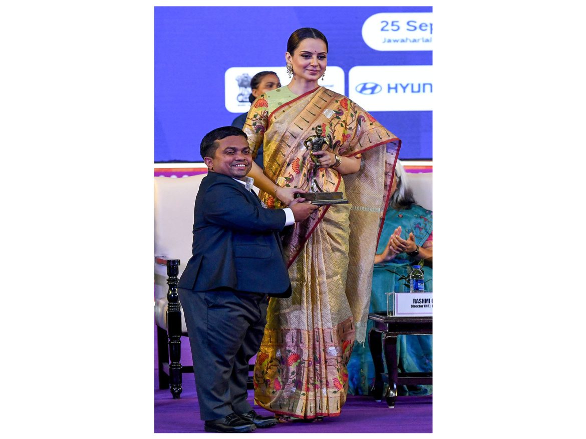 "Show love to para athletes like you do for others": Kangana Ranaut urges fans