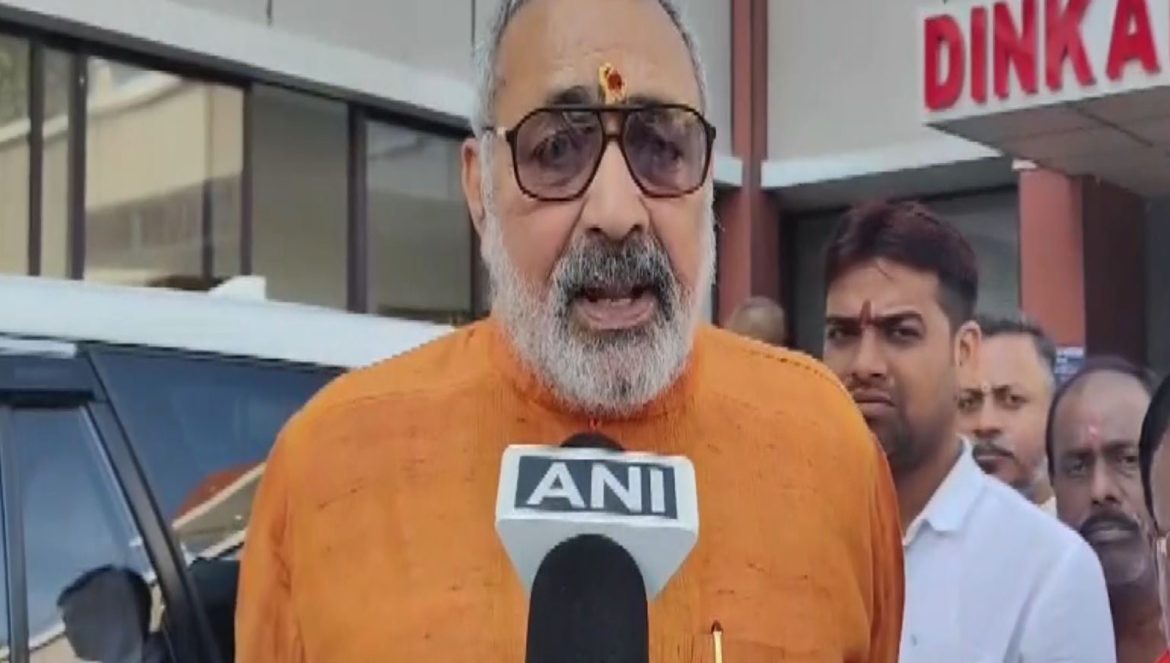 "He and Congress want civil war": Union Minister Giriraj Singh slams Asaduddin Owaisi