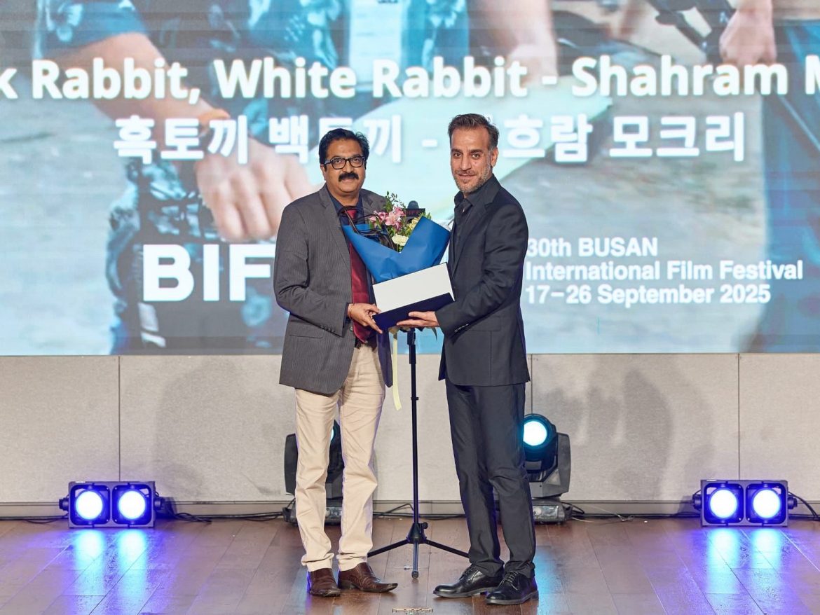 NFDC presents inaugural Vision Asia Award to director Shahram Mokri at Busan International Film Festival 2025