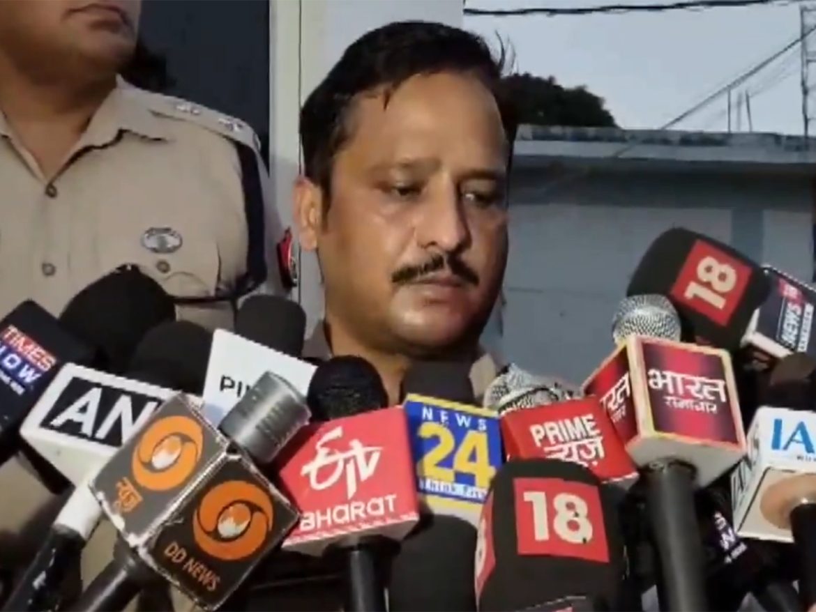 Stone pelting in Bareilly after Friday prayers: Ten policemen injured, IG calls it a "conspiracy"