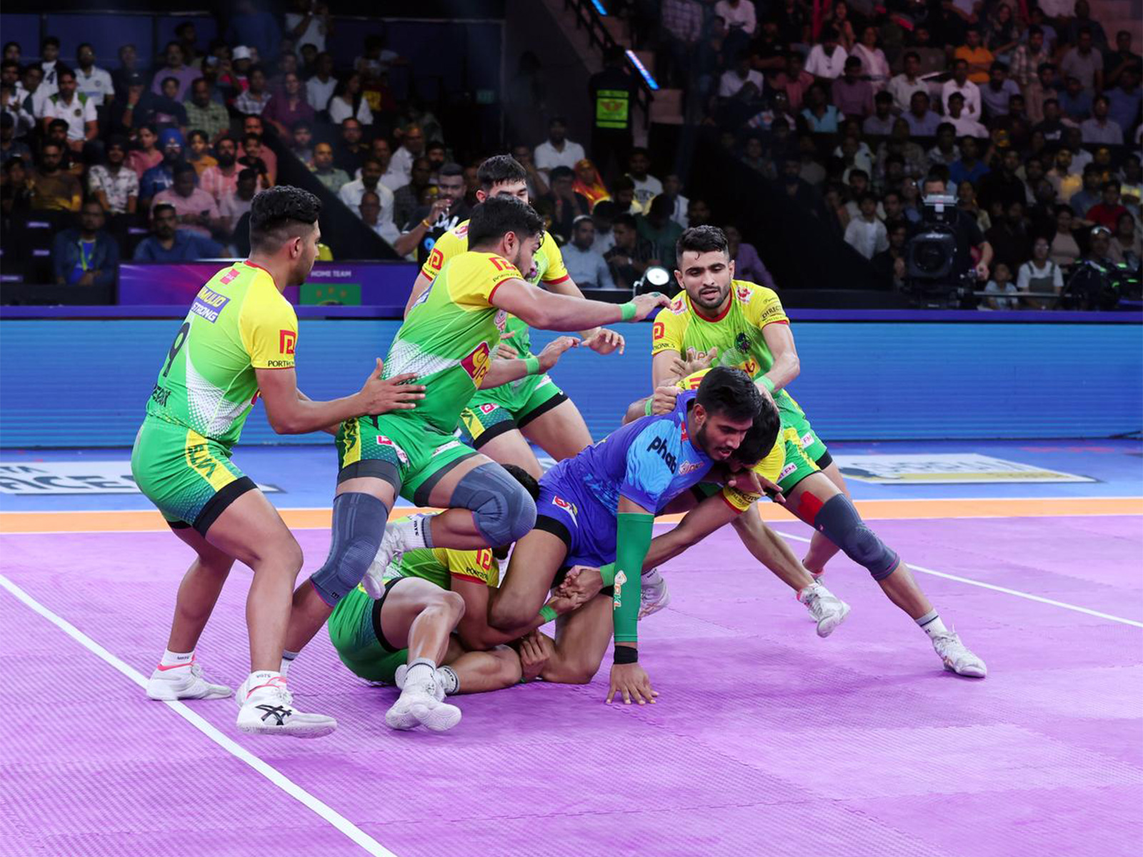 Players in action during the match (Photo: PKL) Players in action during the match (Photo: PKL)