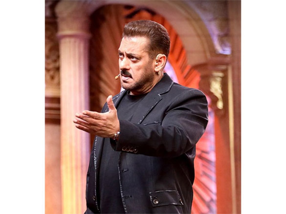 Baithe-baithe log kuch bhi ...: Salman Khan throws a cryptic shade at recent allegations on 'Weekend Ka Vaar' episode