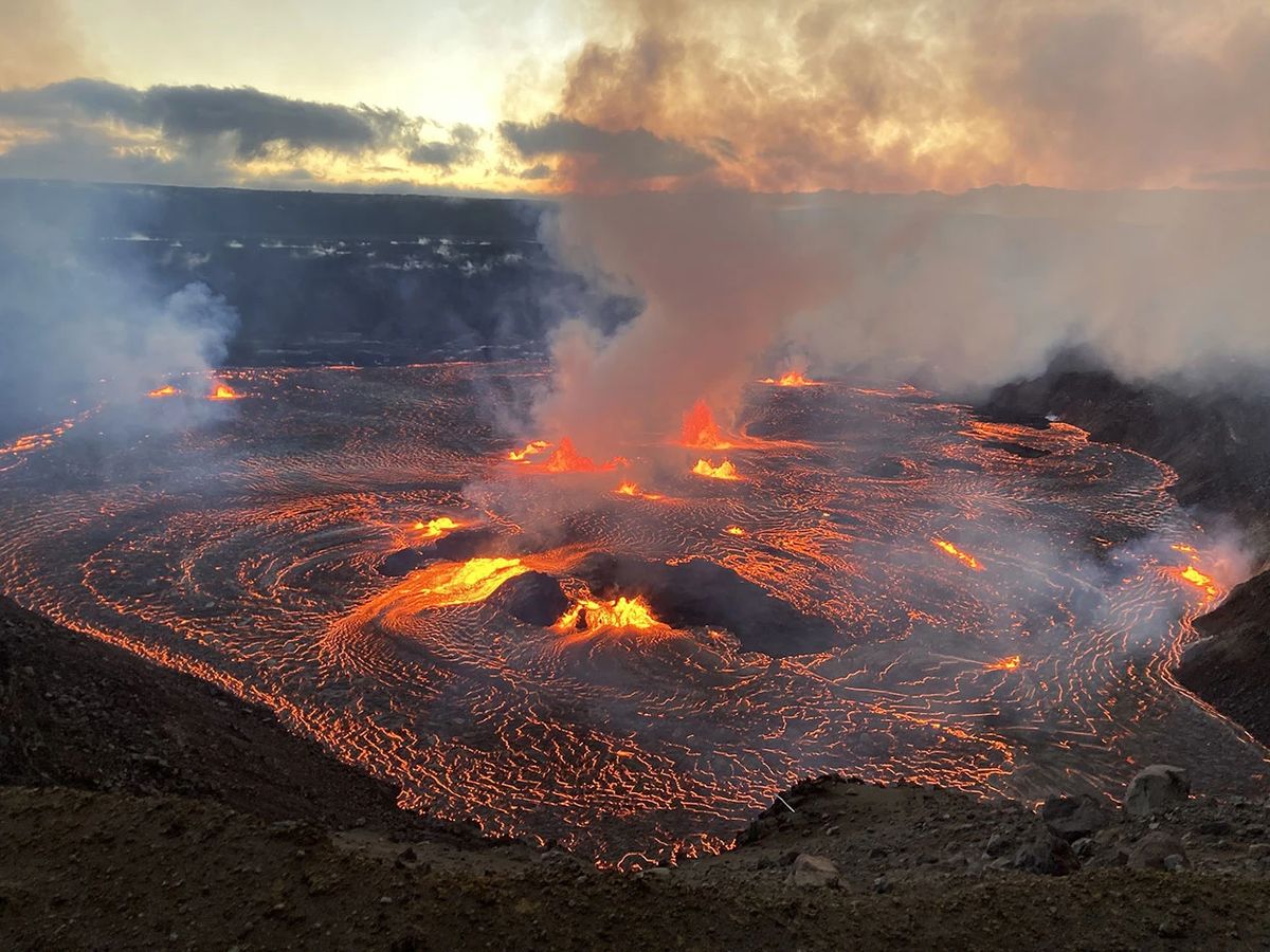Lava flowing from Kilauea volcano in Hawaii. - Photo Gallery