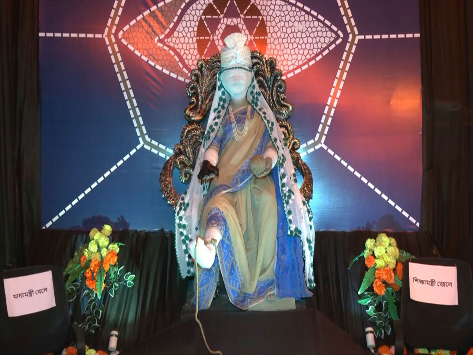 Kolkata pandal recasts Ray’s fictional dictator (Photo/ANI)