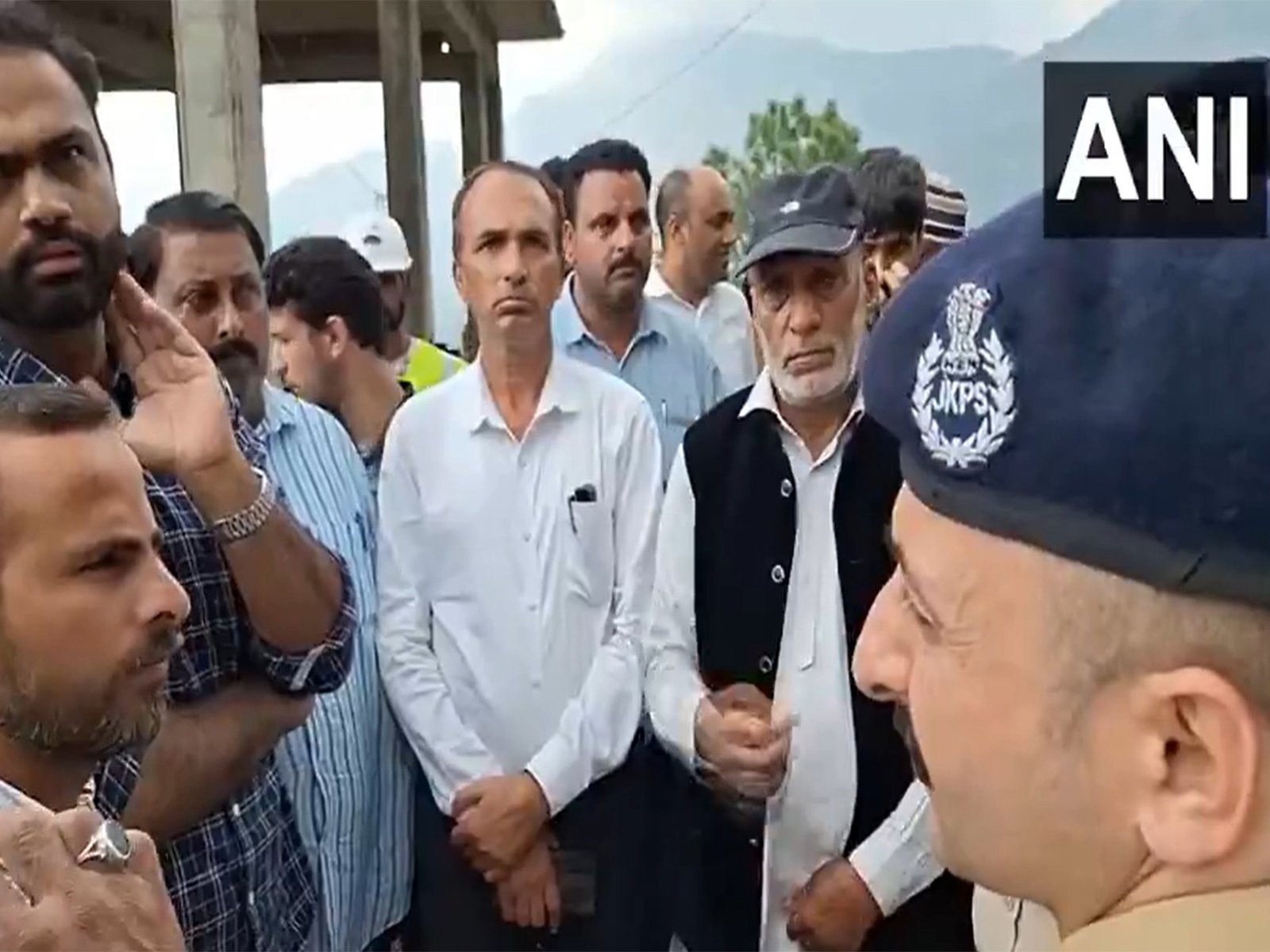 J-K: 400 shifted to shelters as land subsidence damages houses in Poonch