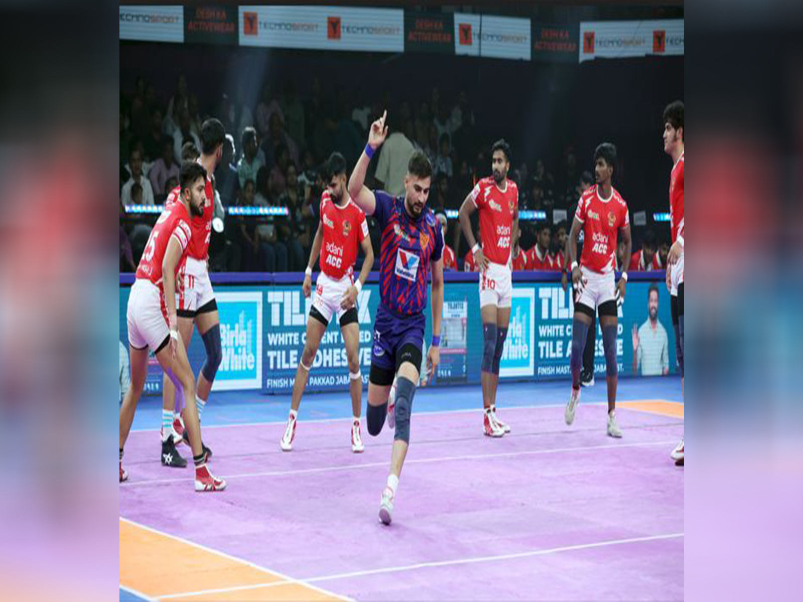 PKL: Dabang Delhi reign supreme over Gujarat Giants