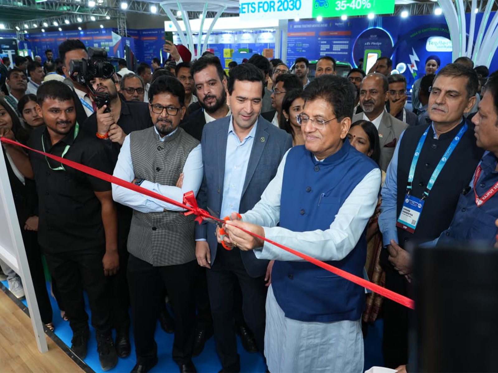 Signify Showcases UltraEfficient Lighting Solutions at IECGM2025India, Inaugurated by Shri Piyush Goyal