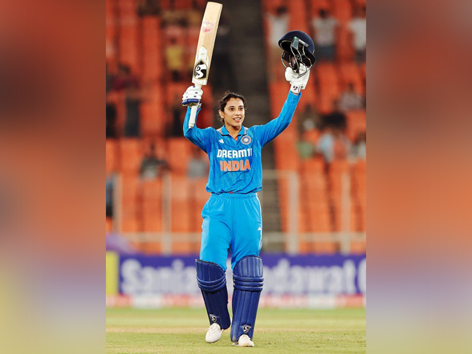 Smriti Mandhana's century powers India to a thrashing win over Australia, levels series 1-1