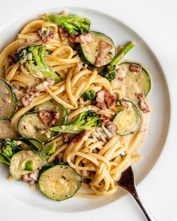 Shah Rukh Khan’s cheat meal Italian pasta - Photo Gallery