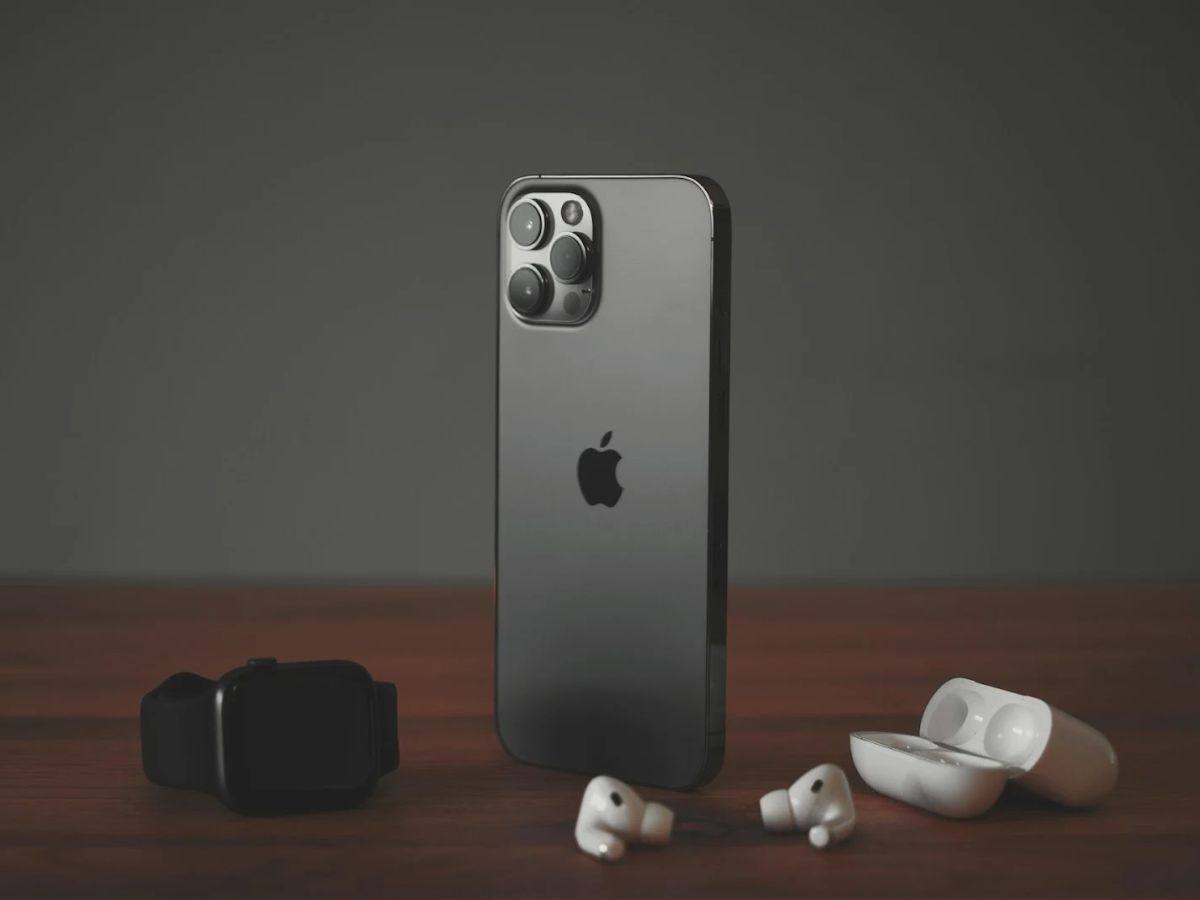 Apple Hits Record $9B Sales in India Ahead of iPhone 17 Launch