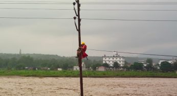 Dehradun Cloudburst: NDRF Rescues Child as Rivers Swell & Roads Damage | Watch