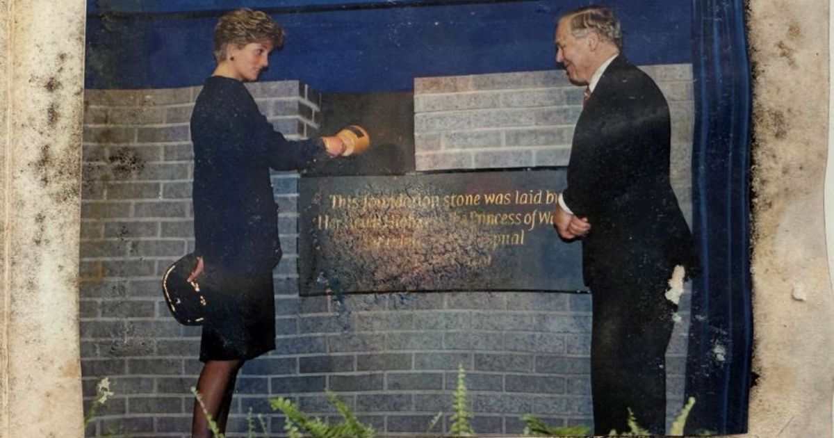 Princess Diana’s 1991 Time Capsule Unearthed At London Hospital, Look At What’s Inside