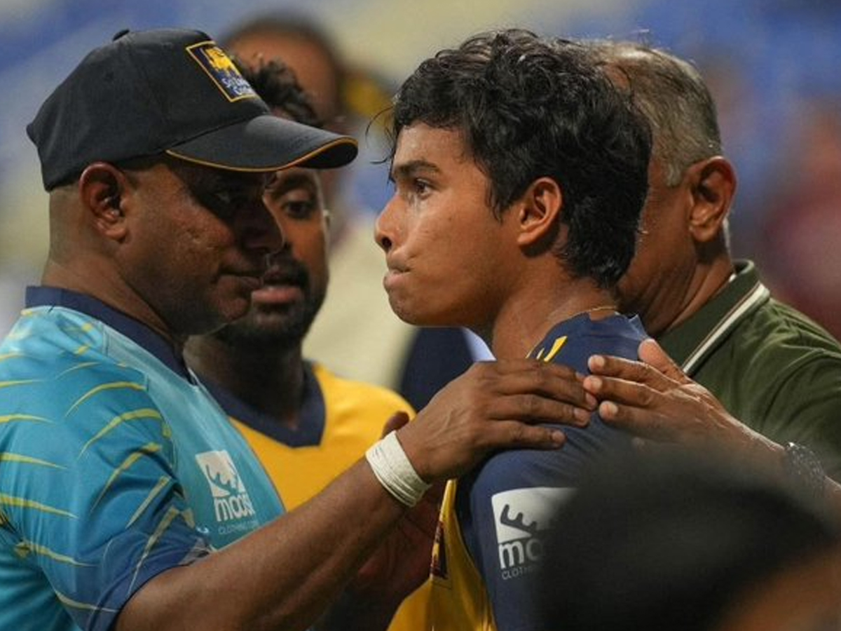 Sri Lanka’s Dunith Wellalage Learns of Father’s Death Moments After Asia Cup Win Against Afghanistan | Watch