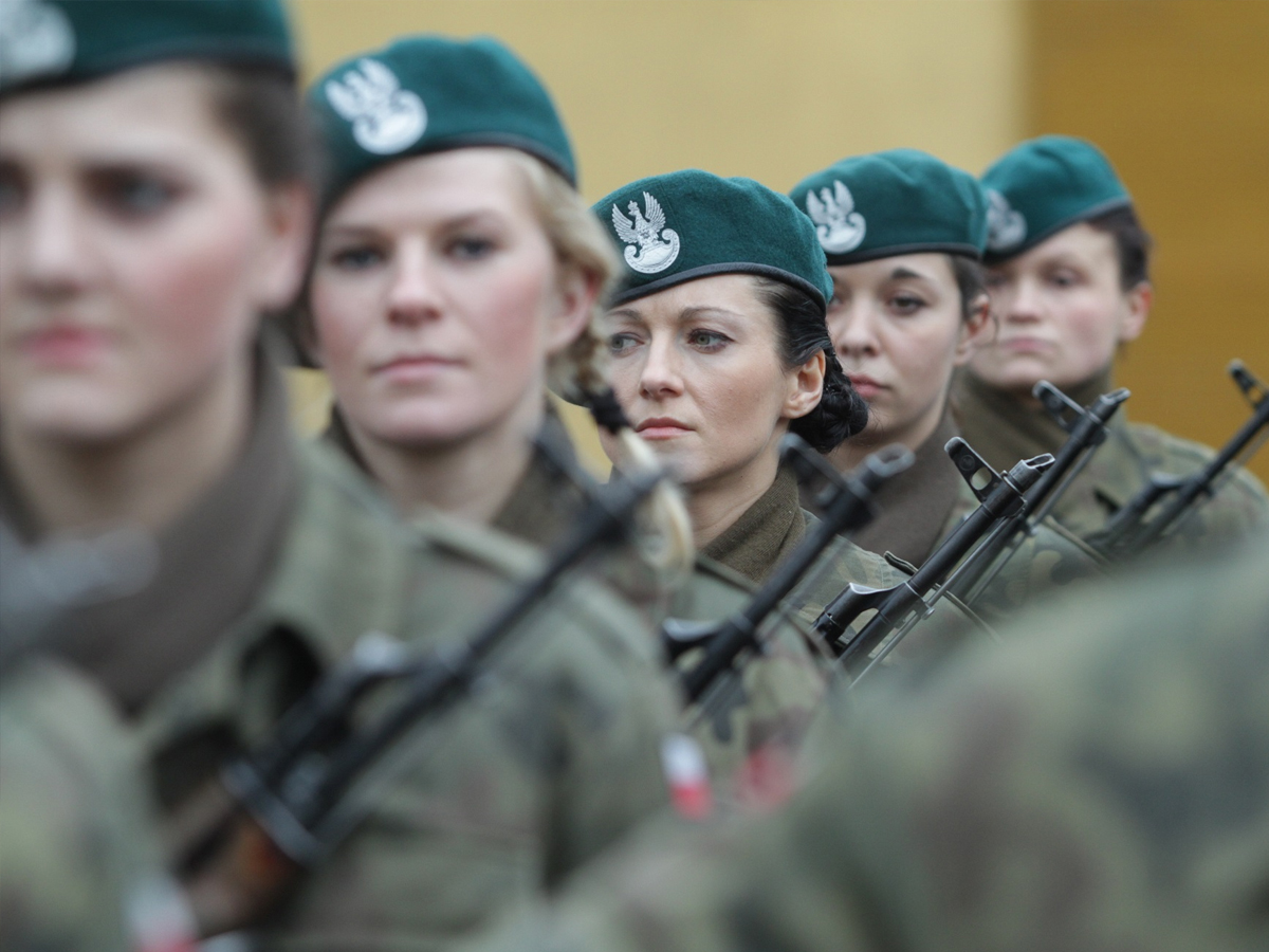 Beautiful Women in Uniform: Meet the World’s Most Attractive Female Soldiers - Gallery Image