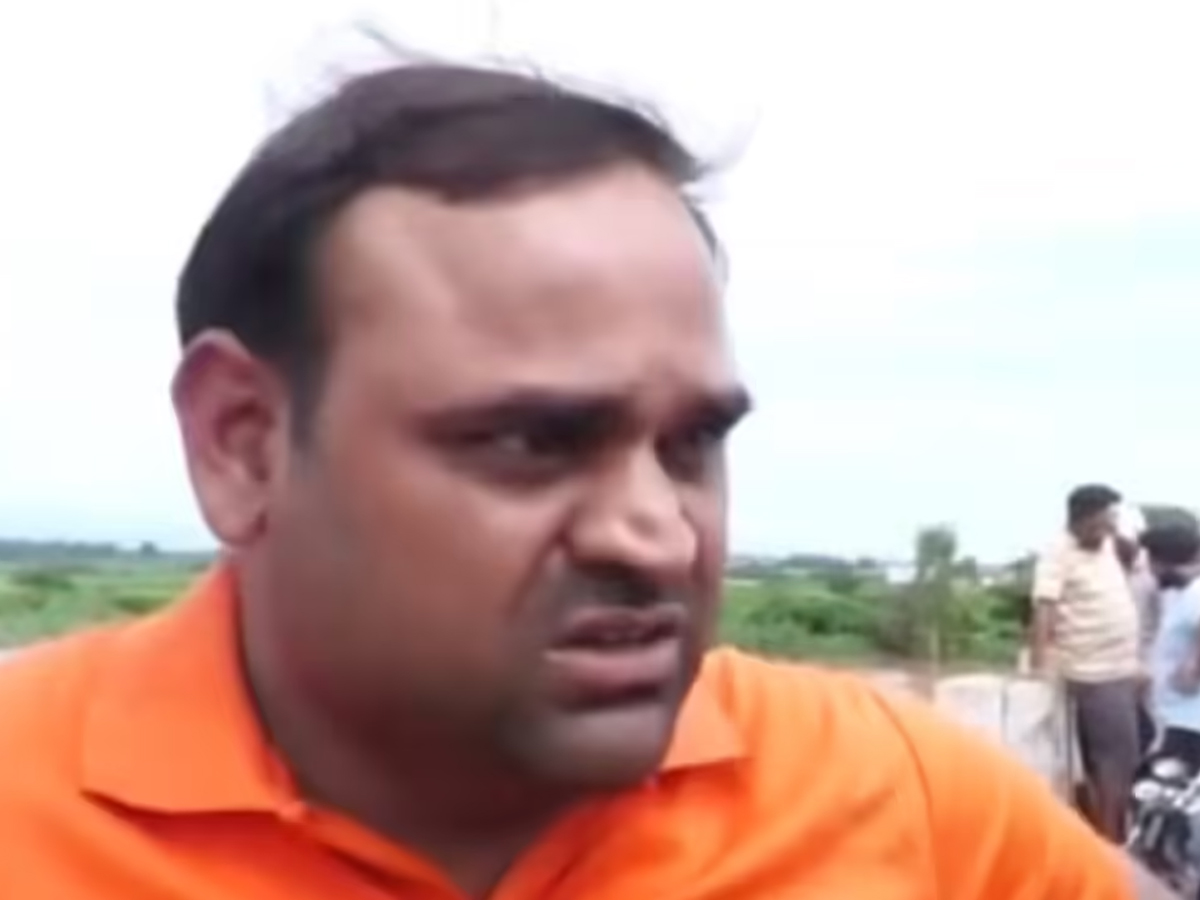 Swiggy Delivery Man Explains Punjab Floods in Hilarious ‘Desi English’ | Watch