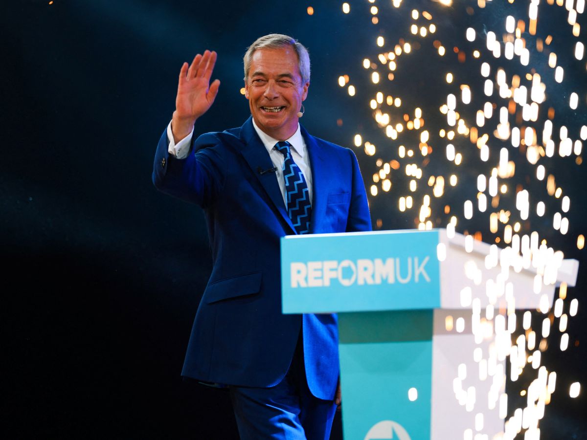 Nigel Farage Pledges to End Migrant Boats, Scrap Net Zero in Government Vision