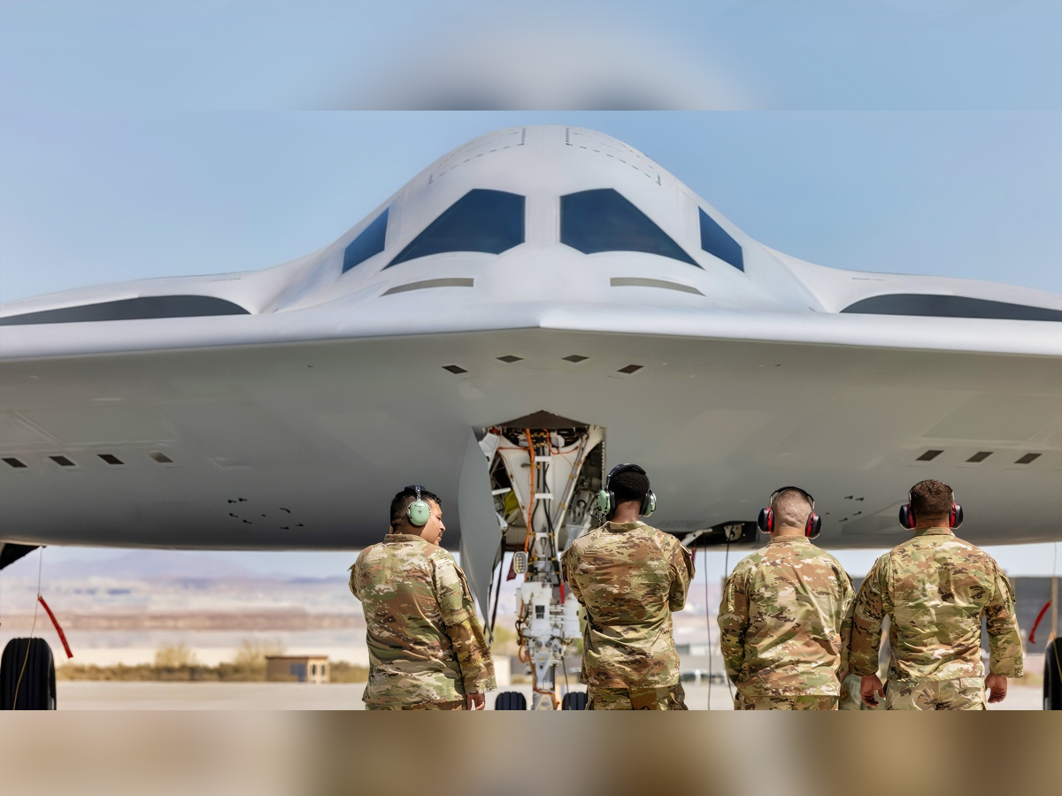 What Makes the B-21 Raider the World’s First Sixth-Generation Bomber?