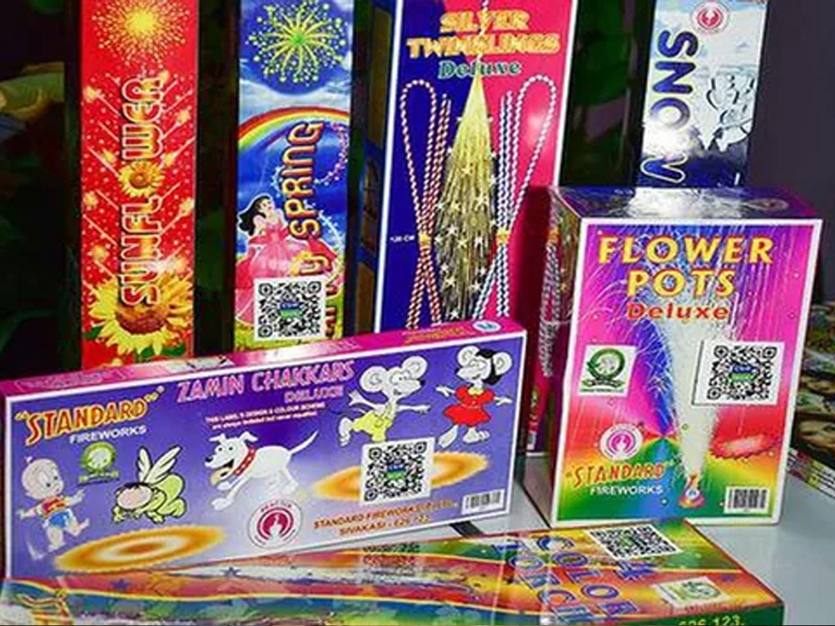 When & Where You Can Buy Green Crackers in Delhi This Diwali ‘Legally’ |  Full List of Approved Spots