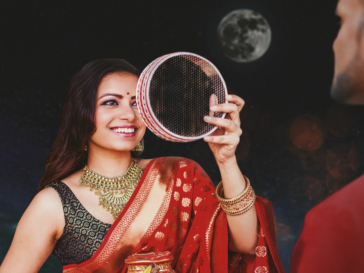 “Mehndi Hai Rachnewali” – Zubeidaa - Photo Gallery