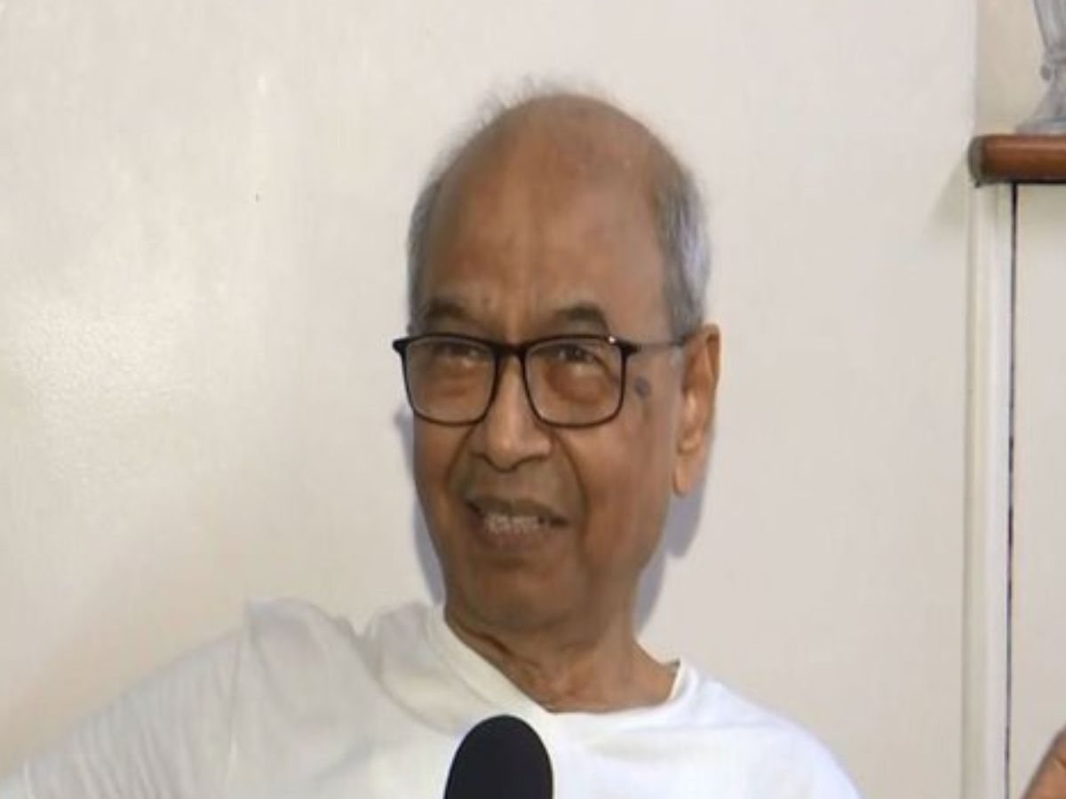 Why Did Lawyer Rakesh Kishore Attempt to Throw a Shoe at CJI BR Gavai in Supreme Court?