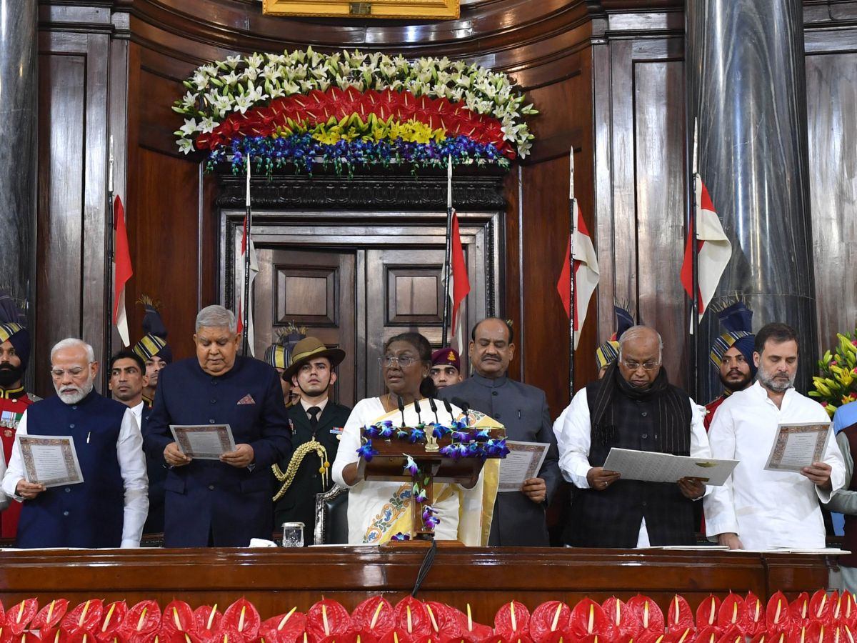 Constitution Day: President Droupadi Murmu Launches Constitution Digitally in 9 New Languages Including Kashmiri