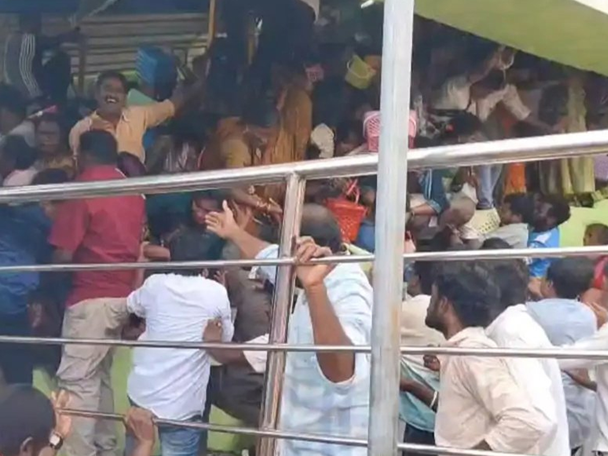 Andhra Stampede on Camera: Disturbing Footage Shows Devotees Crying for Help | Watch