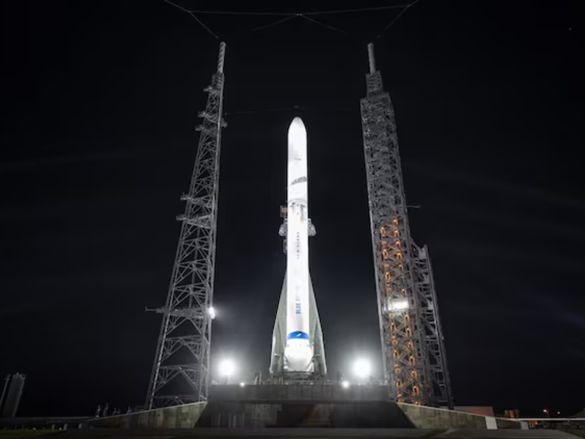 Bezos’s New Glenn Rocket to Launch Mars Mission & Attempt Earth Return