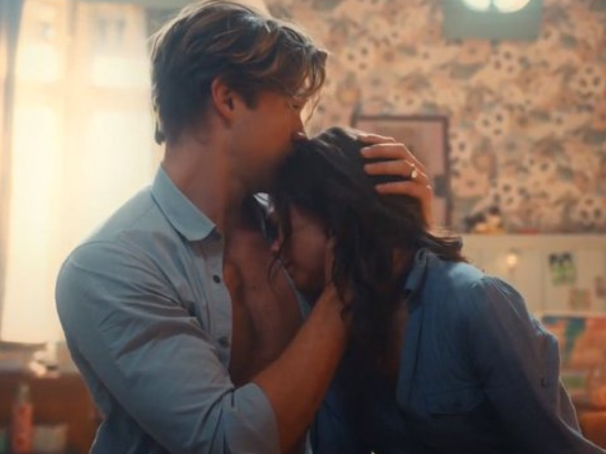 What Is the ‘Man Mum’ Trend? Inside China’s Viral Paid-Hug Craze