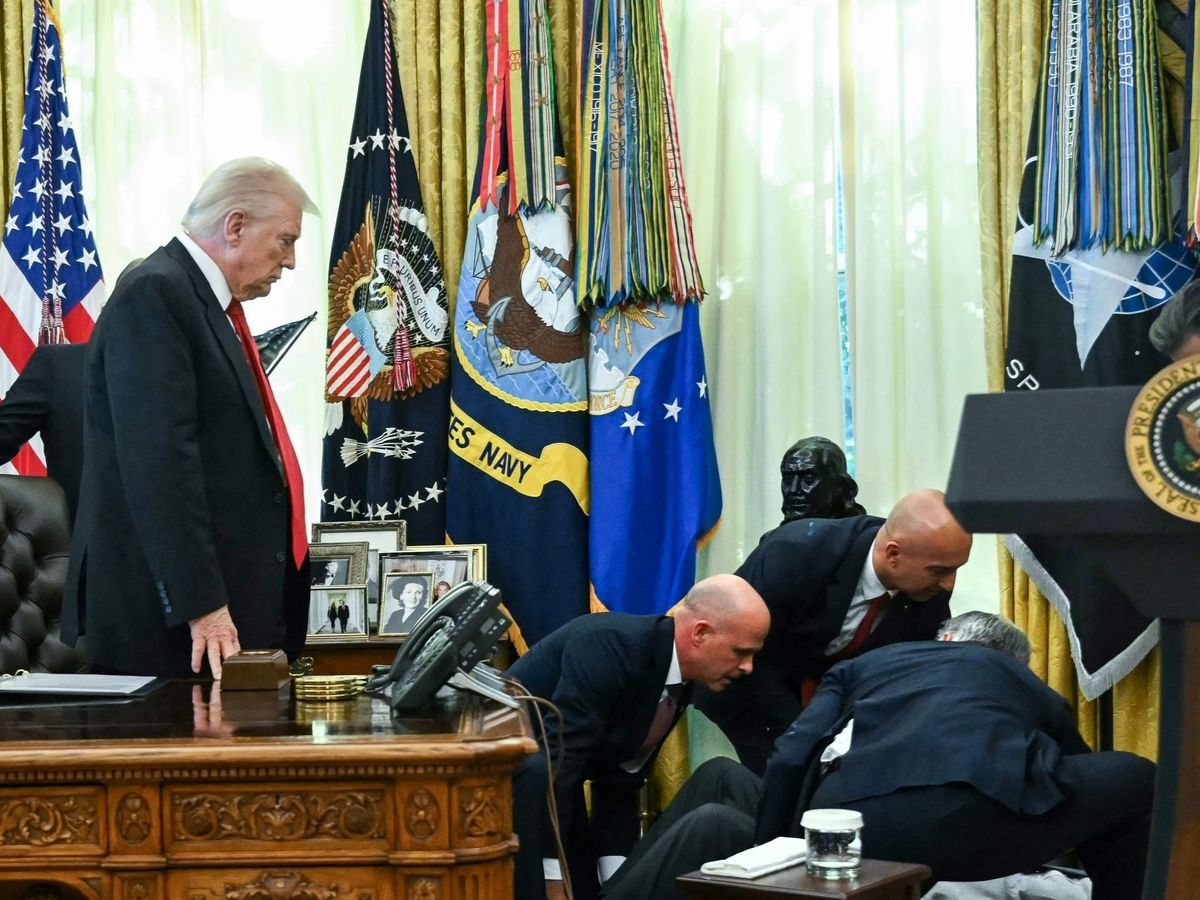 Novo Nordisk Executive Collapses at White House as Trump Unveils Obesity Drug Price Cuts, Now Safe | Watch Now