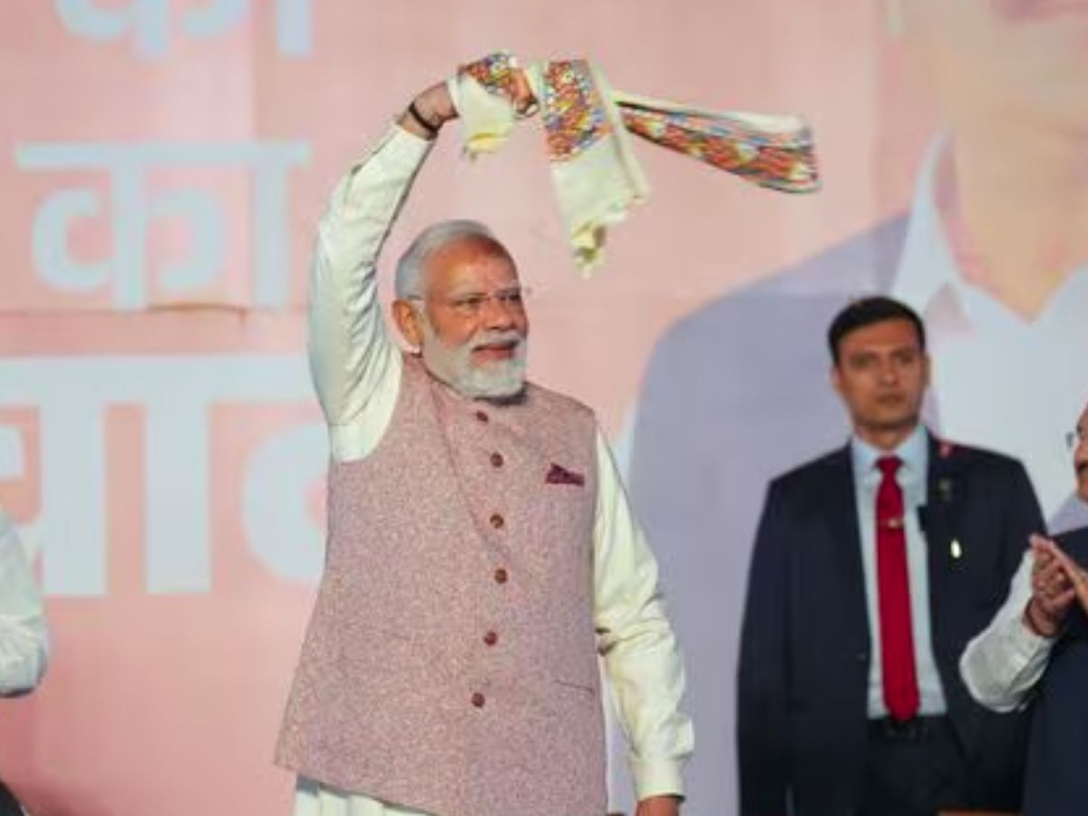 PM Modi ‘Gamcha Moment’ Grabs Attention Once Again at the Oath Taking Ceremony in Bihar