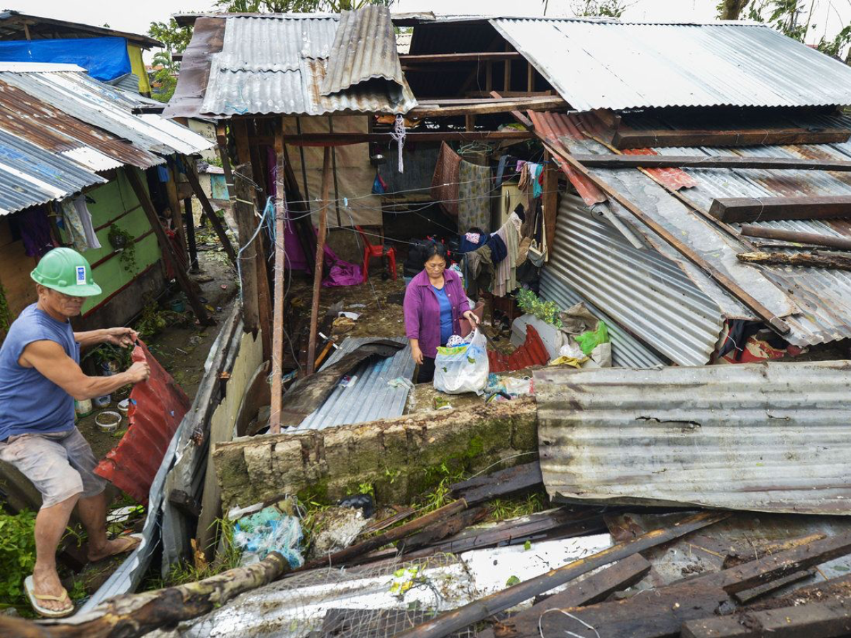 Two Dead, Over a Million Evacuated as Super Typhoon Fung-wong Slams Philippines