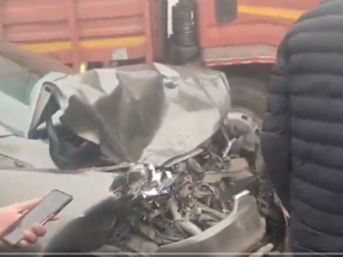 Multiple Vehicles Crash on Noida Expressway Amid Thick Fog, Several Injured