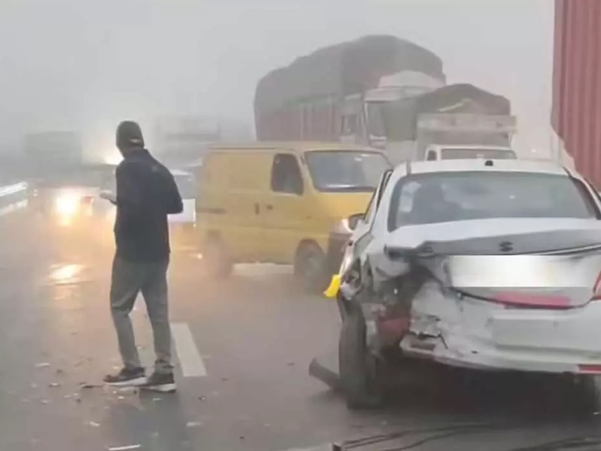 Dense Fog Triggers Multi-Vehicle Crash on Delhi–Sonipat Road, Injuries Reported