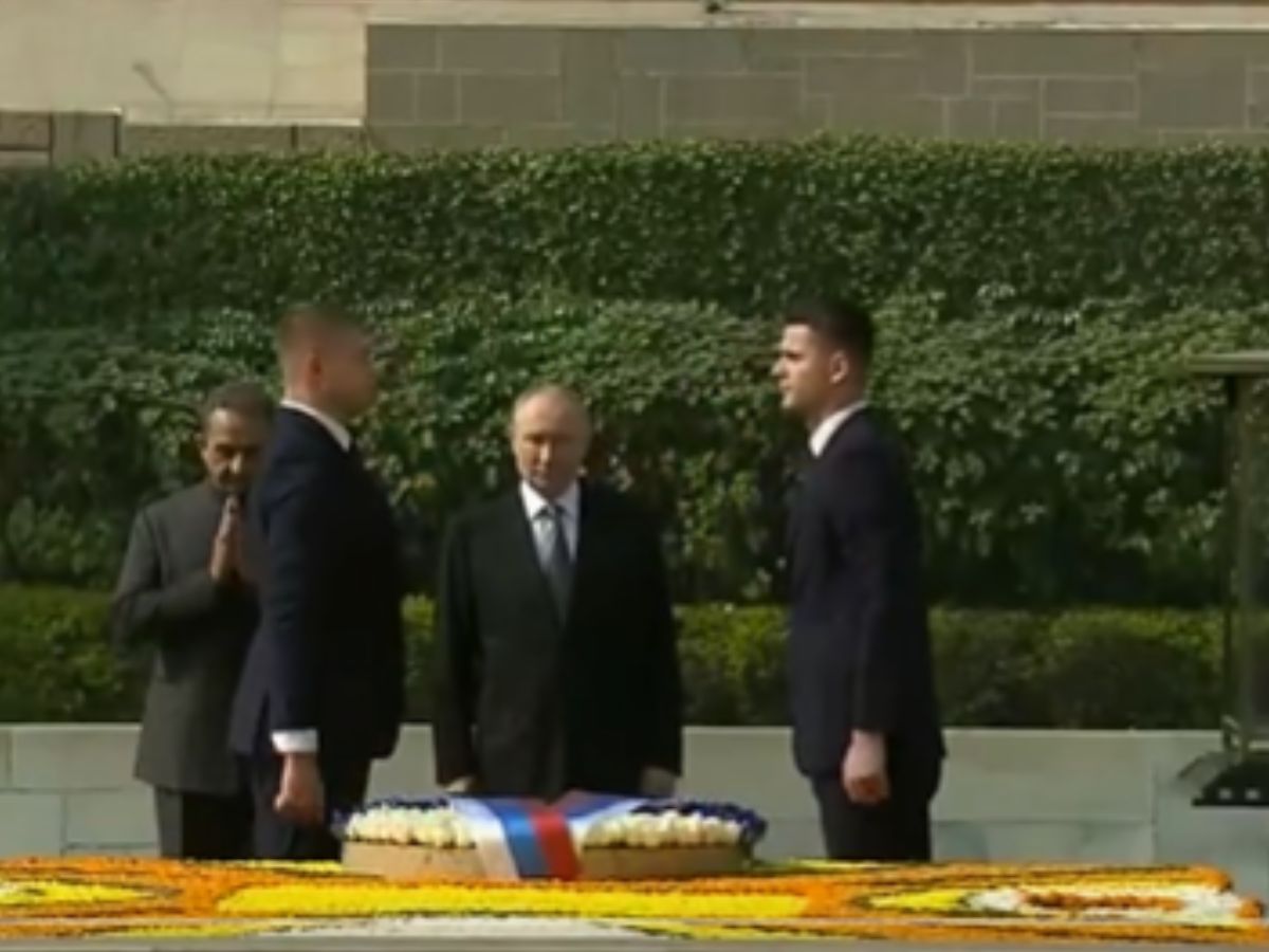 Putin’s Packed Day in Delhi Begins With Tribute to Mahatma Gandhi | Watch