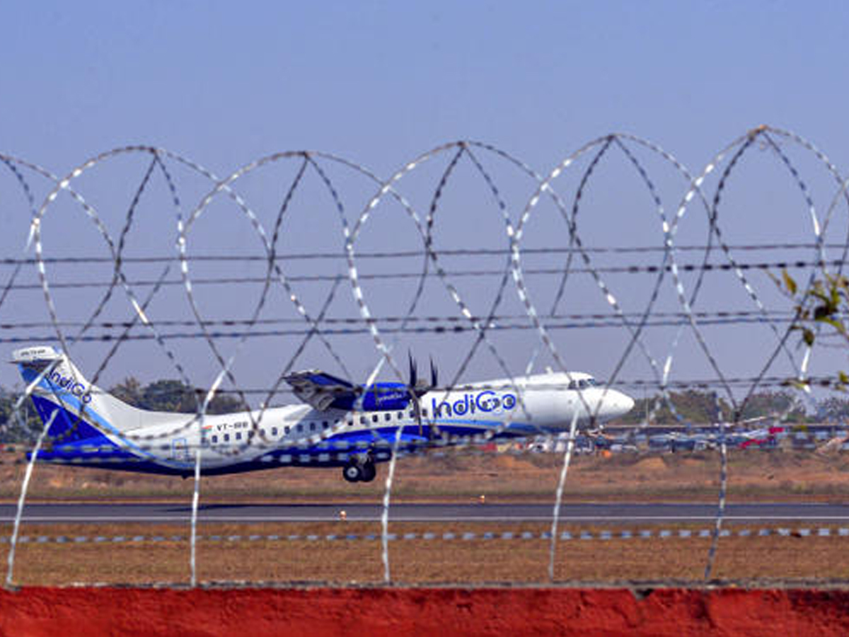 IndiGo Flight Cancellations Cause Chaos at Lucknow Airport; Government Caps Airfares | Watch