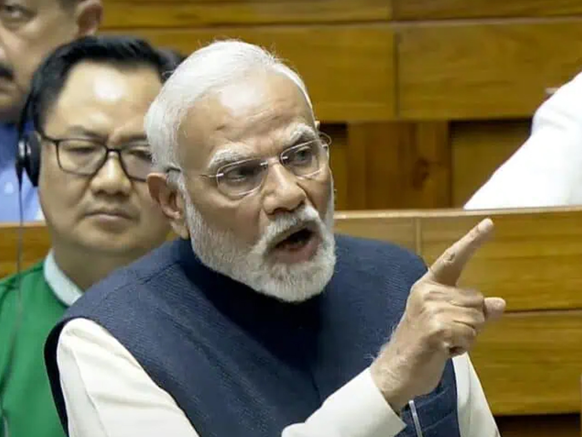 PM Modi Blasts Congress Over 1937 Change to Vande Mataram, Labels It a ‘Partition-Mindset’ Move | Watch