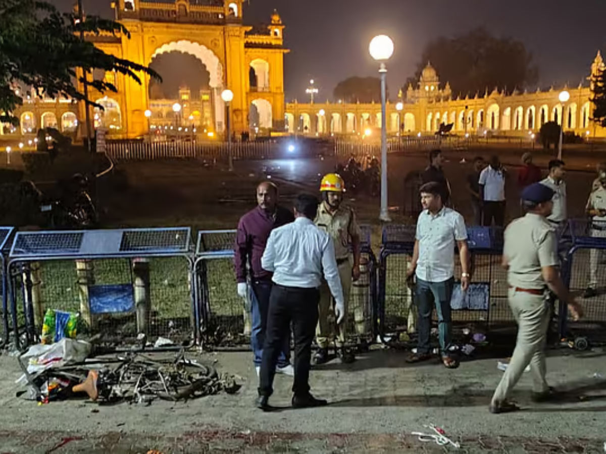 Mysuru Blast: One Killed, Several Injured in Helium Cylinder Explosion Near Amba Vilas Palace
