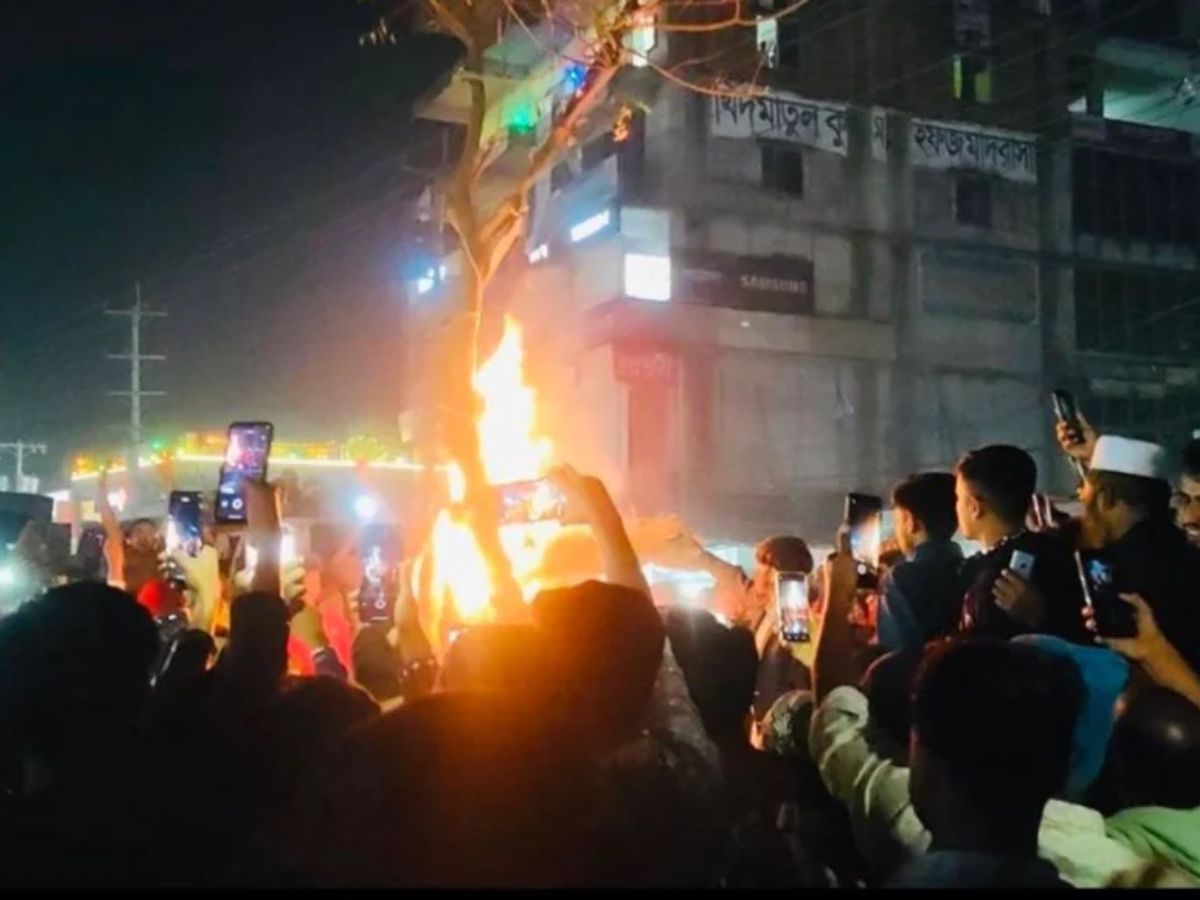 Bangladesh Unrest: Hindu Man Lynched, Tied to Tree and Set on Fire; 7 Arrested in the Case