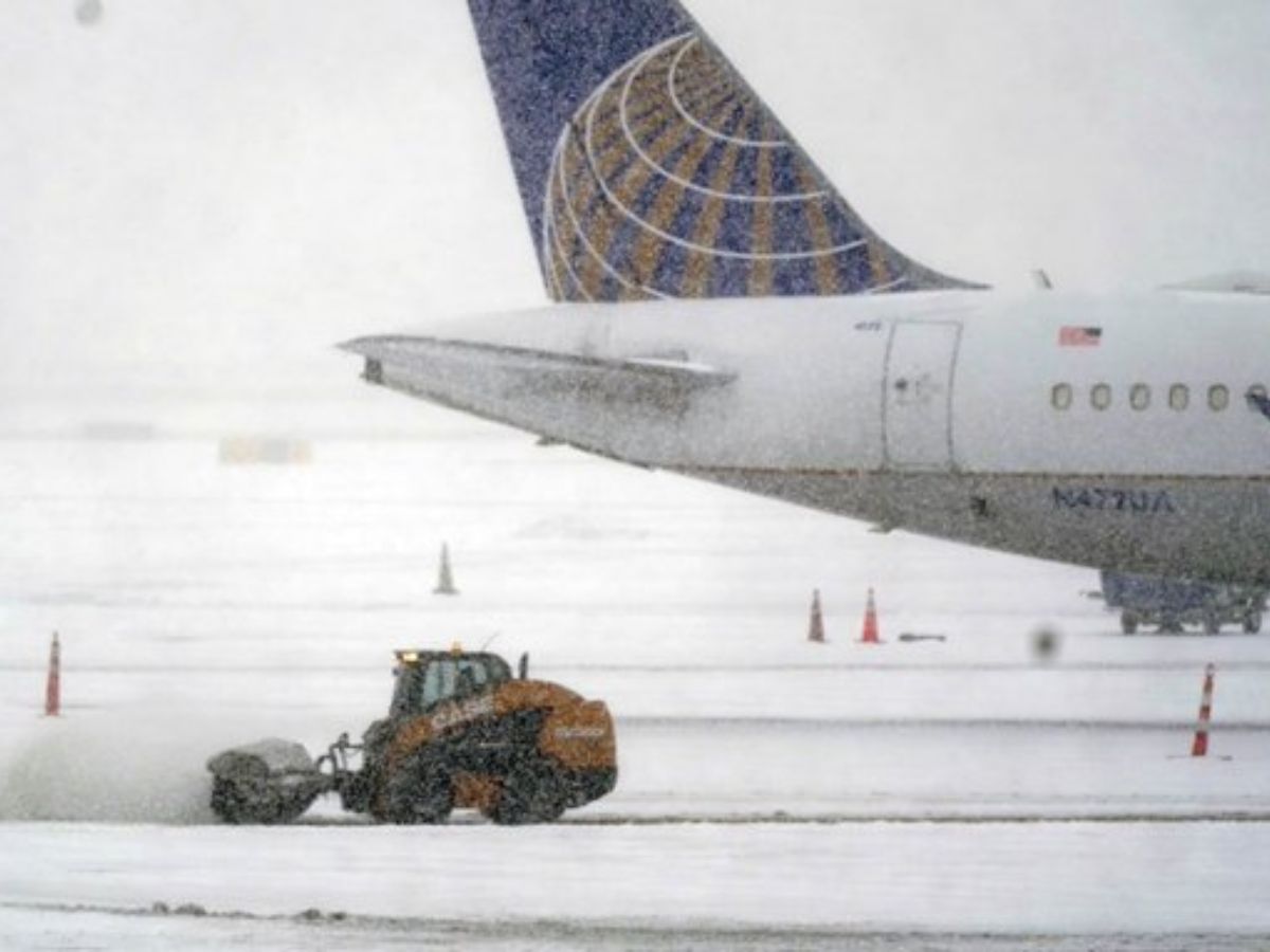 US Storm Devin: 1,800+ Flights Disrupted at New York, Philadelphia, Boston & Orlando Airports