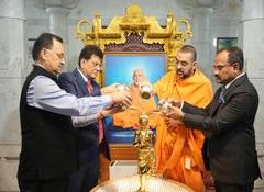 Piyush Goyal Offers Prayers at BAPS Swaminarayan Temple in Toronto During Canada Visit