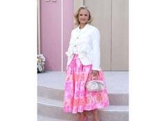 Amy Sedaris Recalls Jennifer Lopez Singing Between Takes On Film Sets