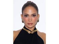 Jennifer Lopez shares how she prepared for bikini scene in 'Office Romance'