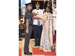President confers 51 gallantry awards at Defence Investiture Ceremony