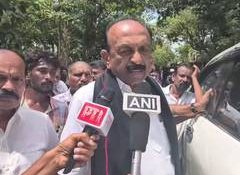 Vaiko pays tribute to Bharathiraja, calls him "unforgettable legend"