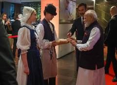 Prime Minister Modi receives traditional Slovakian welcome; lauds rich cultural heritage
