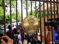 Delhi HC agrees to examine Sir Sobha Singh & Sons' appeal in ambassador hotel matter; records centre's assurance on eviction proceedings