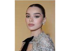 Hailee Steinfeld, Josh Allen reveal daughter's name as Harper Haize Allen
