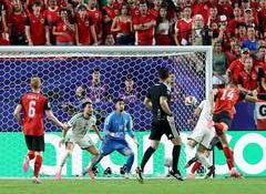 FIFA World Cup 2026: Last-gasp Austria break Iran hearts as six-goal thrilling tie with Algeria sends both teams into knockouts