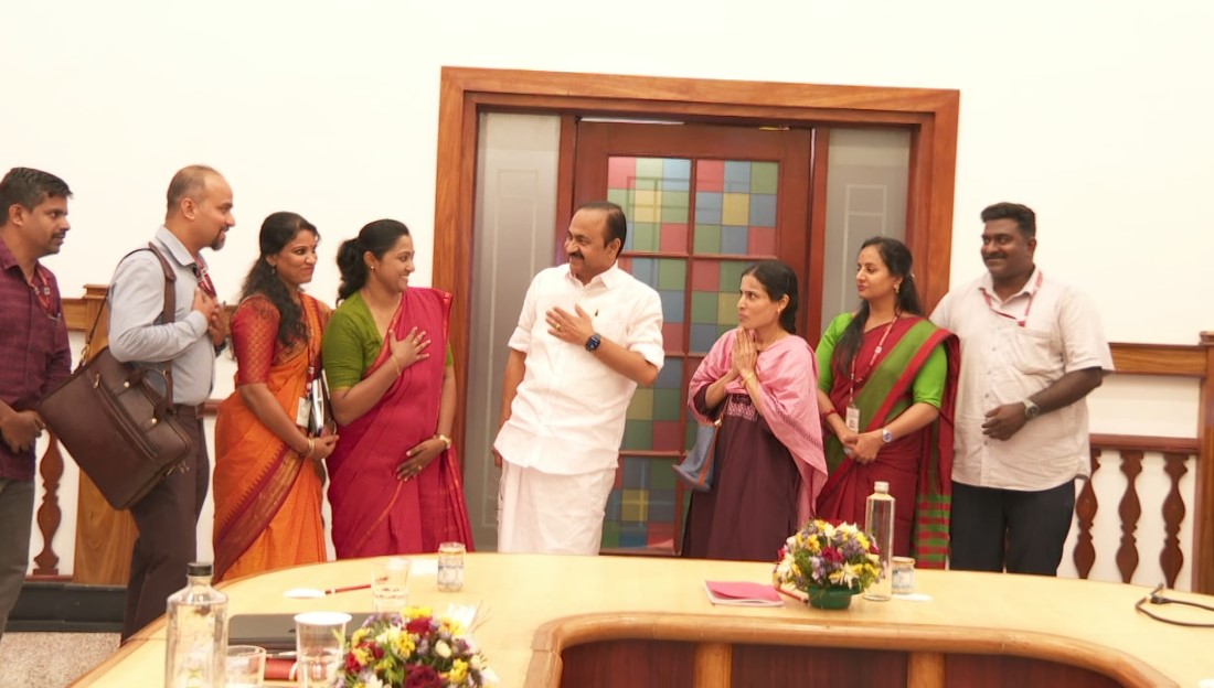 Census 2027: Self-enumeration begins in Kerala; governor, CM complete process